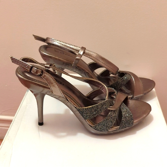 Brand new Le Chateau strappy heels - Picture 2 of 5